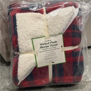 LL Bean Wicked Plush Sherpa Throw 50” x 60”, brand new